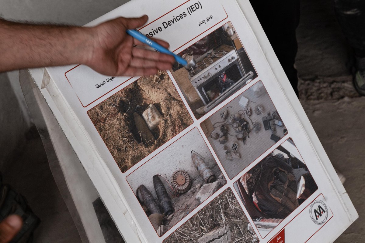 MAGsaveslives's tweet photo. 🇸🇪 @Sida's vital support for MAG and the @drcddgua's work clearing the deadly legacy of conflict has also, between 2017 and 2020, allowed us to:

🧑‍🏫 Deliver 6,935 #LifesavingLessons to 86,592 women, girls, boys and men
💪 Train 182 teachers and community focal points

#MineBanIM https://t.co/zjGhNzjWg8