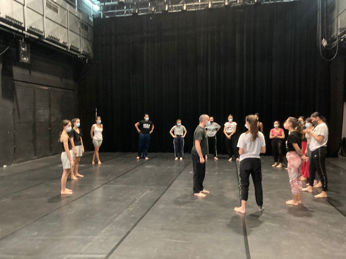 UCAM_Danza's tweet photo. 📢 Roberto Olivan comienza hoy su Workshop organizado por el Grado Universitario en Danza UCAM 🔝
Verdaderos momentos mágicos que ha ofrecido a nuestras alumnas✨
#creaDanza
#sienteDanza
#viveDanza https://t.co/no7YQ4XOAU