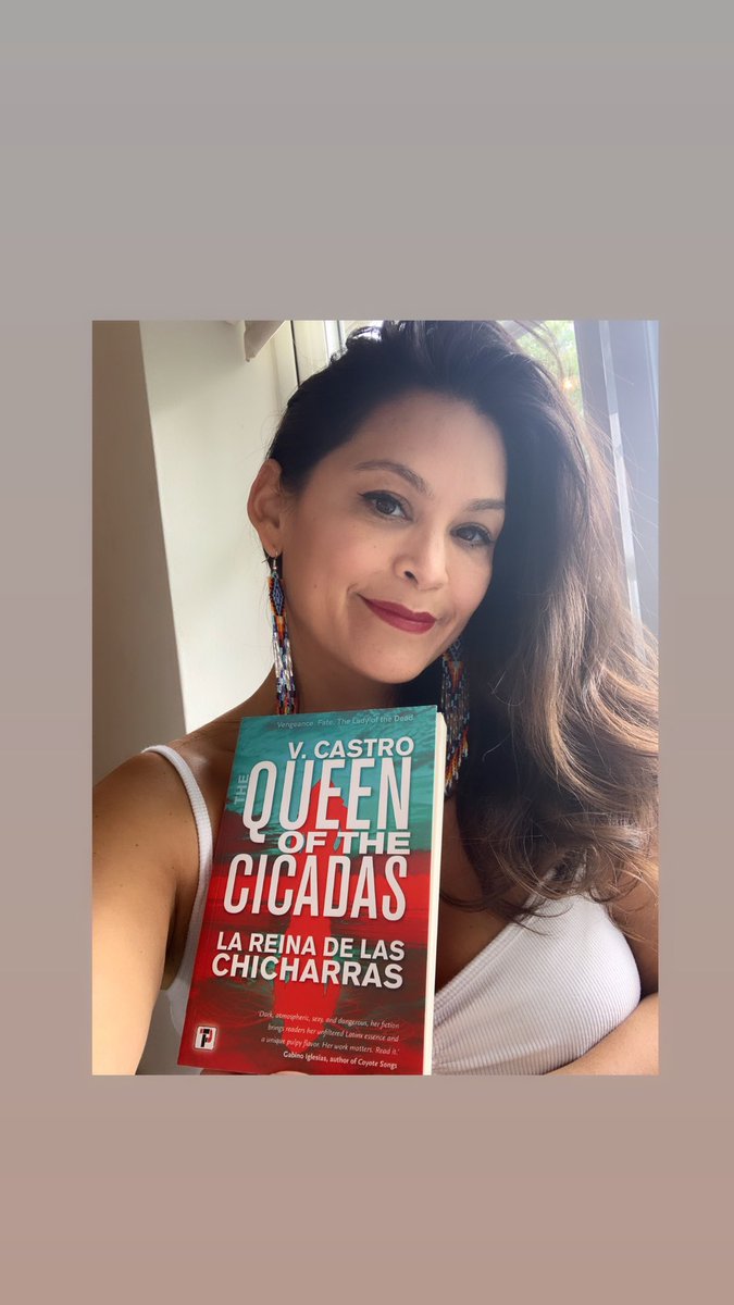 vlatinalondon's tweet photo. With gratitude &amp; joy I give you my book. 
Chicana. Great granddaughter of farmworkers. Endorsements from @ChristophGolden and @SGJ72 . Starred reviews from Kirkus, Publishers Weekly, Booklist and Library Journal. 
But mostly thank you to the readers💜
https://t.co/yyAb6WKdEF https://t.co/q6sSamG5hK