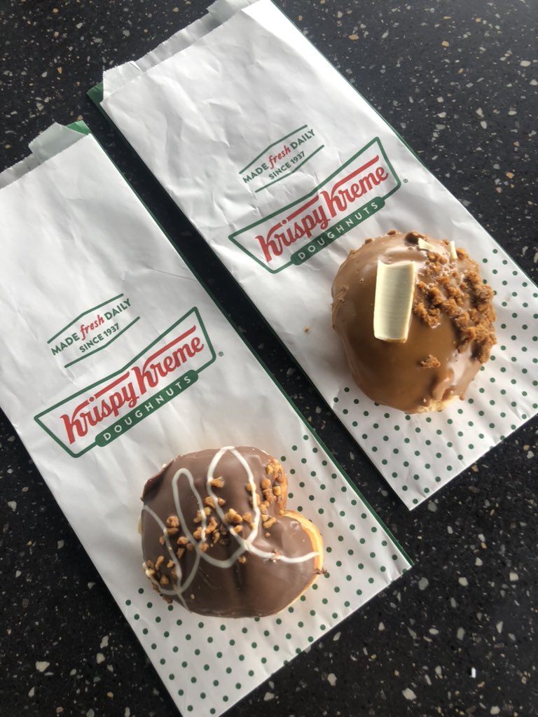 HertsFireDog's tweet photo. Three big shout outs and thanks to the following 👍
@MidsDog for arranging our training day today
@McArthurGlenUK for allowing us to use their venue
@krispykremeUK for providing the humans with doughnuts and doggie treats for us 😋
#FireInvestigationDogs
#DogTraining
#WorkingDogs https://t.co/yWCAoHd3Sg