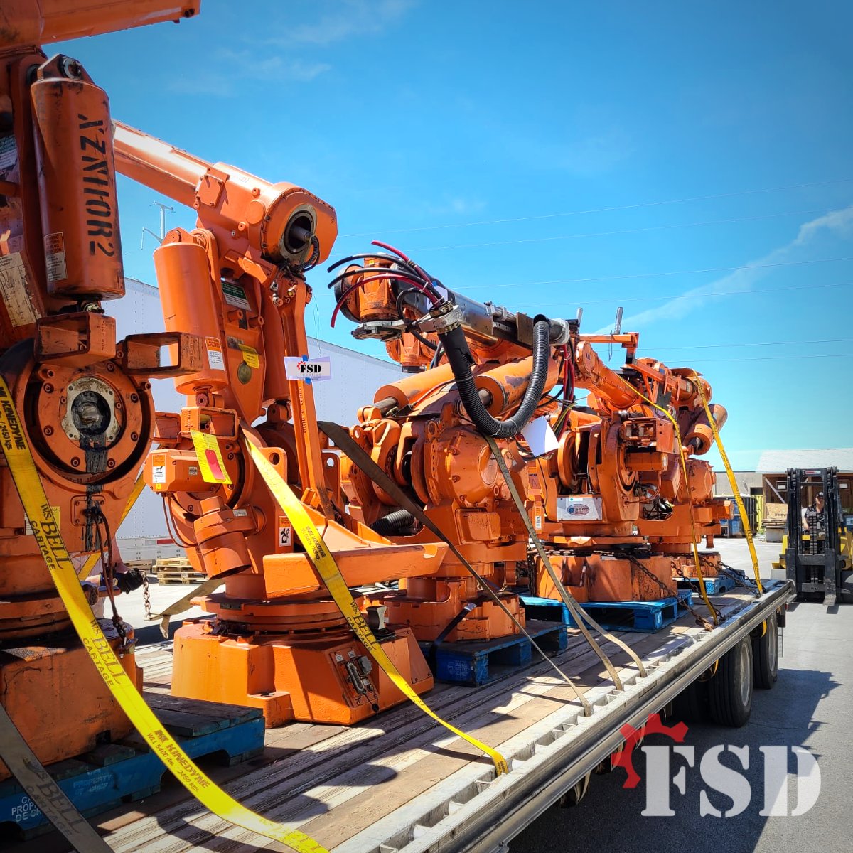 FsdRobotics's tweet photo. ✅Truckload of ABB Robots rolling into FSD shop for several #refurnishment projects! Follow ➡️@FsdRobotics

#refurbishedrobots #manufacturingequipment #industrialrobots #RefurbishedRobots #ABBRobots #IndustrialAutomation #robotics #robotique #robótica https://t.co/4zy2hCUvp5