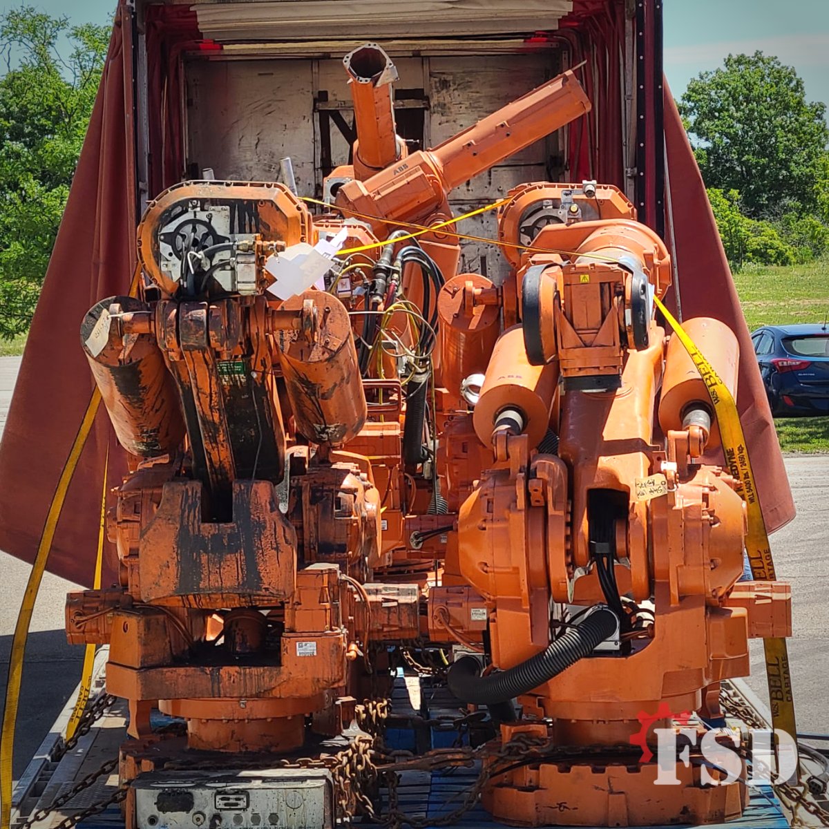 FsdRobotics's tweet photo. ✅Truckload of ABB Robots rolling into FSD shop for several #refurnishment projects! Follow ➡️@FsdRobotics

#refurbishedrobots #manufacturingequipment #industrialrobots #RefurbishedRobots #ABBRobots #IndustrialAutomation #robotics #robotique #robótica https://t.co/4zy2hCUvp5