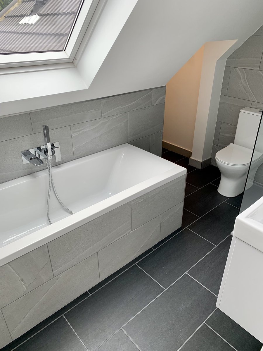 di_pro1's tweet photo. Re-spaced! 

#ensuite #ensuitebathroom #ensuitedesign #bathroomdesign #bathroom #bath #showerroom #shower #renovation #renovationproject #project #plastering #tiling #painting #lighting #plumbing #house #stalbans #everythinghouse #di_pro #done ✅ https://t.co/RkeNQ9R0Uv