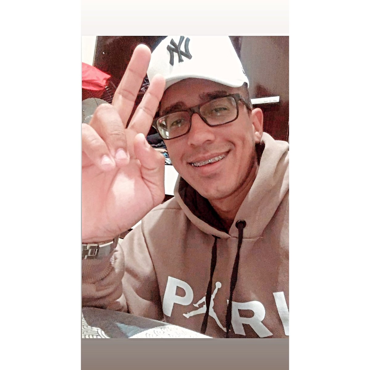 JGalyone's tweet photo. #NewProfilePic #voltei #rapa https://t.co/CuzkTe3QYP