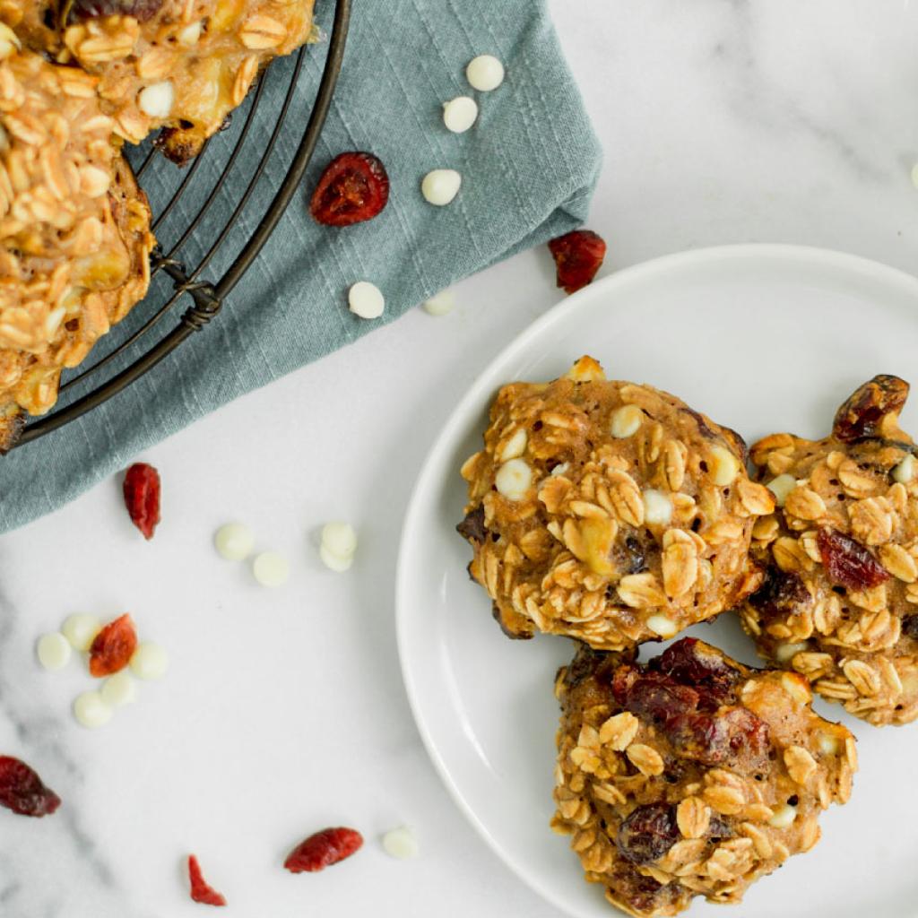 Team_Optimum's tweet image. These protein White Chocolate Cranberry Cookies are packed with tasty ingredients and will satisfy any sweet tooth. Check out @macrostax for customized macro plans and tailored recipes to support your goals. Use code ON50 to save 50% on your subscription! optimumnutrition.co/3xHU3fj
