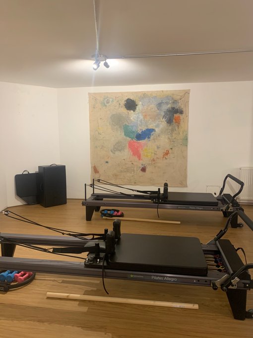Reformer pilates got me feeling like a slithery snake https://t.co/0N74vYgZny