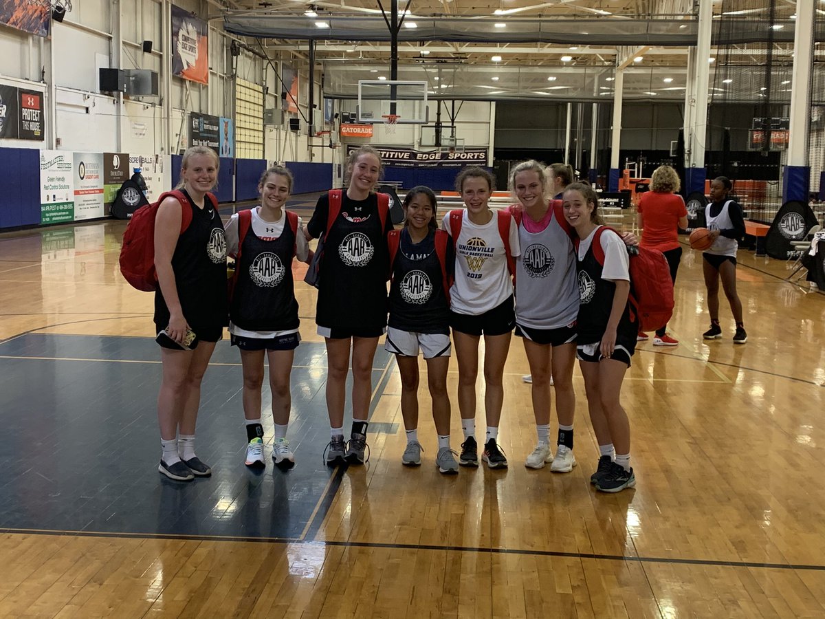 Had a great time at the All Academic Basketball showcase, cant wait to continue the season! <a href="/CometsBallers/">Comets Basketball</a> <a href="/EllaIacone/">Ella Iacone</a> <a href="/anniegreek916/">Annie Greek</a> <a href="/AngstadtRiley/">Riley Angstadt</a> <a href="/AlexaCallahann/">Alexa Callahan</a>