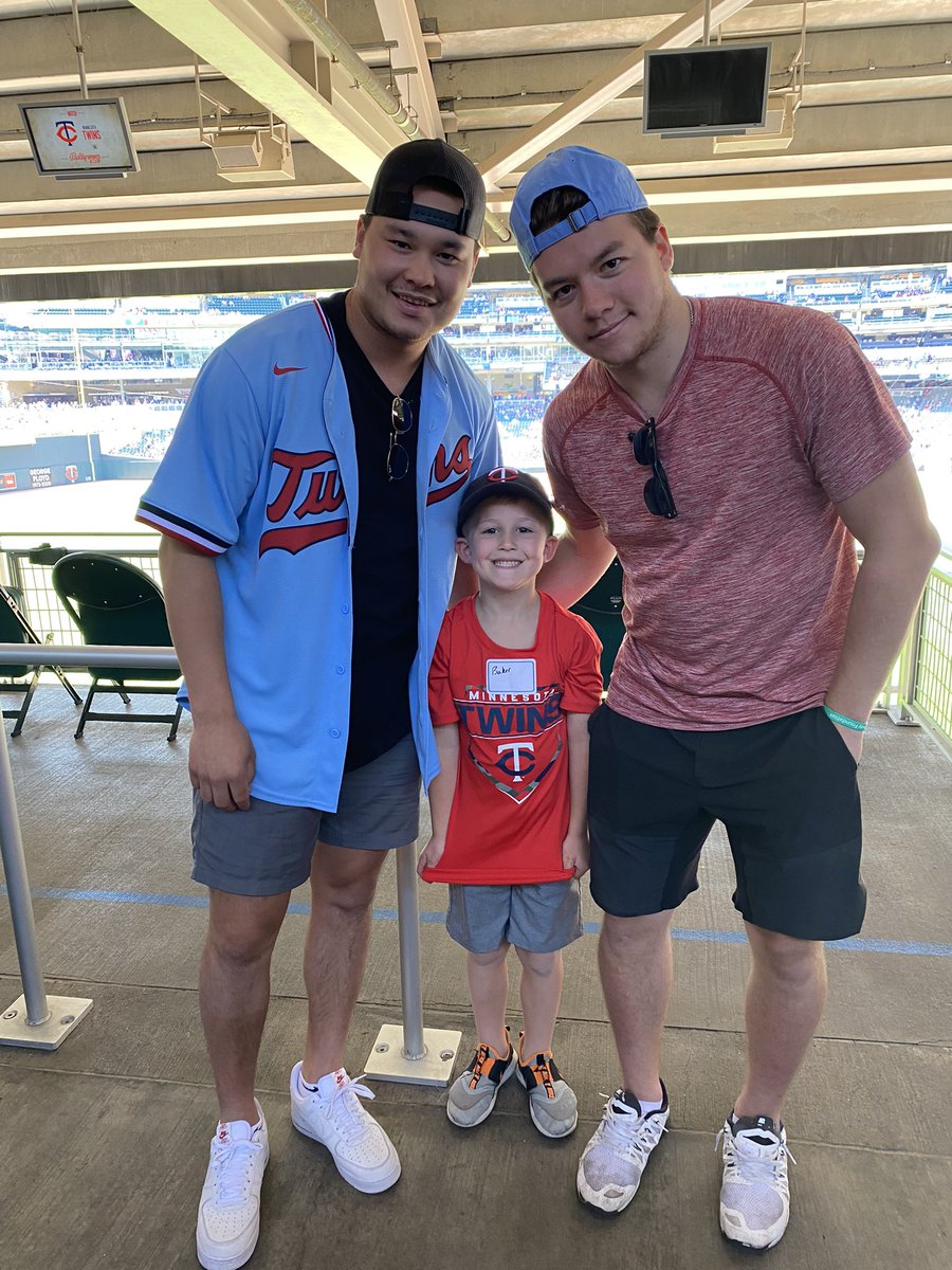 The highlight of our Twins game so far! @Guch_29 @collinadams98 🏒⚾️