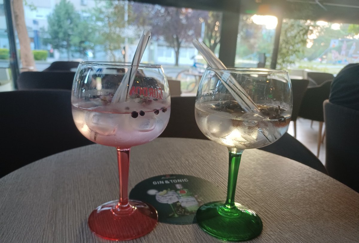 Vespertillio's tweet photo. Relax time #dayoff #summer https://t.co/sARpa7ouPy