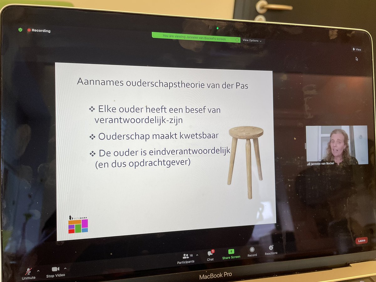 BurenPetra's tweet photo. Was vanmiddag een interessante #Zoominn @OZvdJ over #ouderbetrokkenheid, expertise leefwereld met o.a. Janneke van Bockel @oudercoach met een heldere uitleg waarom het vanzelfsprekend moet zijn om ouders te betrekken. Binnenkort terug te zien op hart voor de #jeugd op YouTube. https://t.co/anuZV8ownD