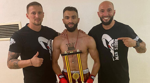 romeanews's tweet photo. Novým mistrem ČR v thajském boxu ve váhové kategorii do 63,5 kg se stal dvaadvacetiletý Jan Horvát. Rodák z Ústí nad Labem žije střídavě v České republice a ve Velké Británii. #sport #box #thaibox #mistrCR #romove #romea #uspech
Více: https://t.co/kvaLOrUj7F https://t.co/pTcVockllI