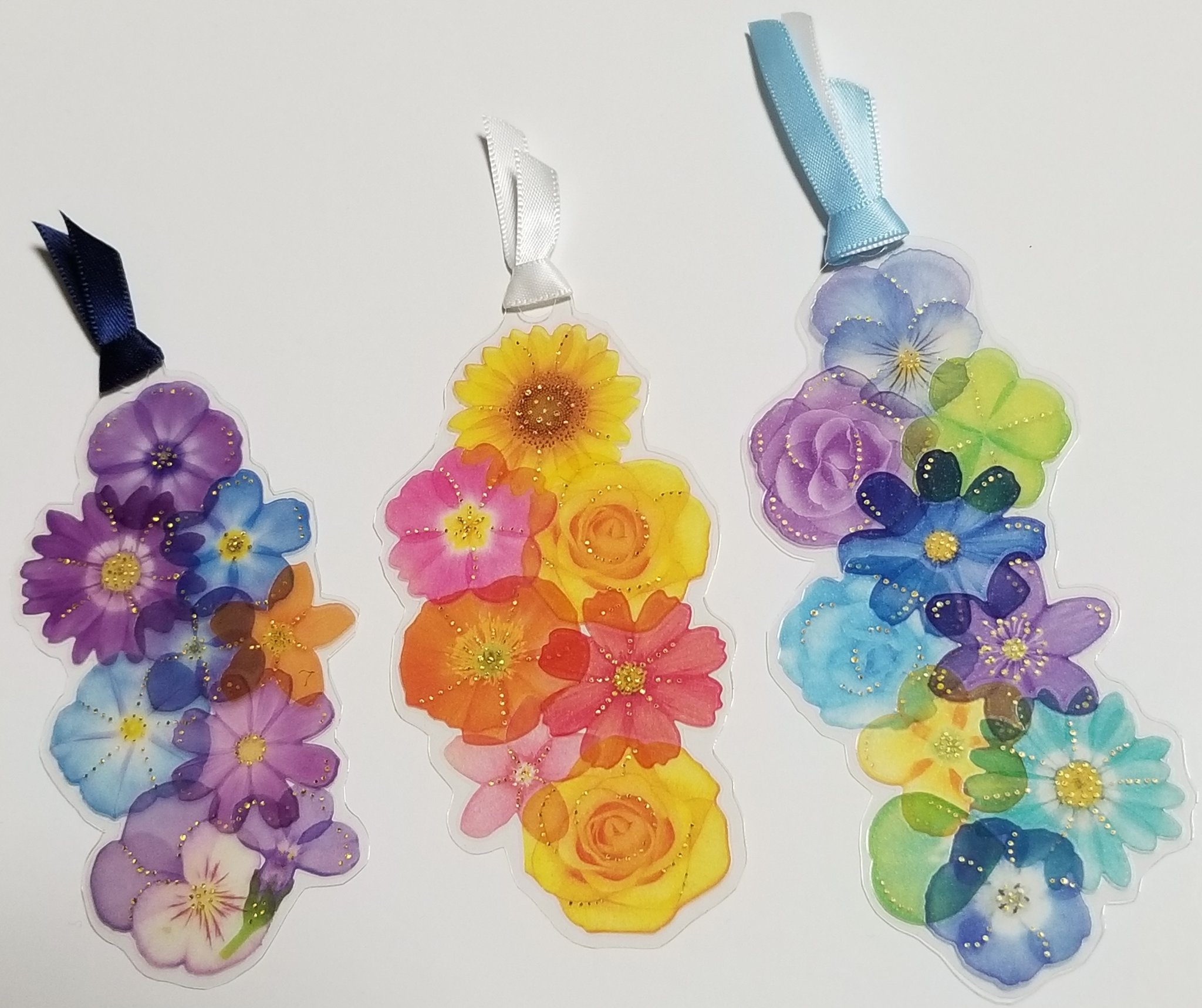 リコリス 押し花栞と聞いて 作りたくてしょうがなかったけど ちょうど良い花材が手元になかったので シールで作成 残念ながら 押し花ではない ついでにシールは半透明 T Co Tuea8gpjlu Twitter