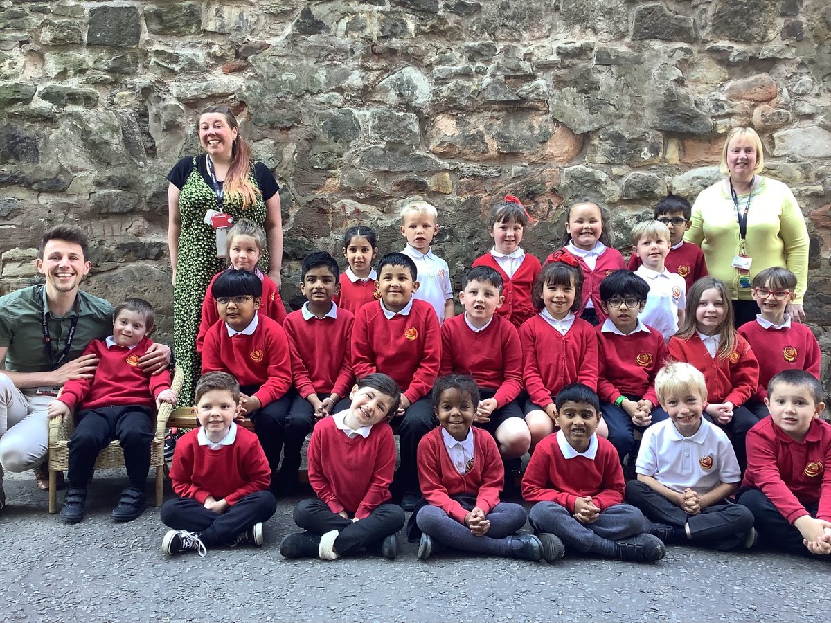 LorneSchool's tweet photo. #LorneP1 have been enjoying revisiting their learning over the year and have voted for the play and learning opportunities they would like to do again before summer! We also enjoyed taking a whole team photograph as a memoir of our amazing first year at Lorne! #TeamLorne https://t.co/LblHrkJnp1