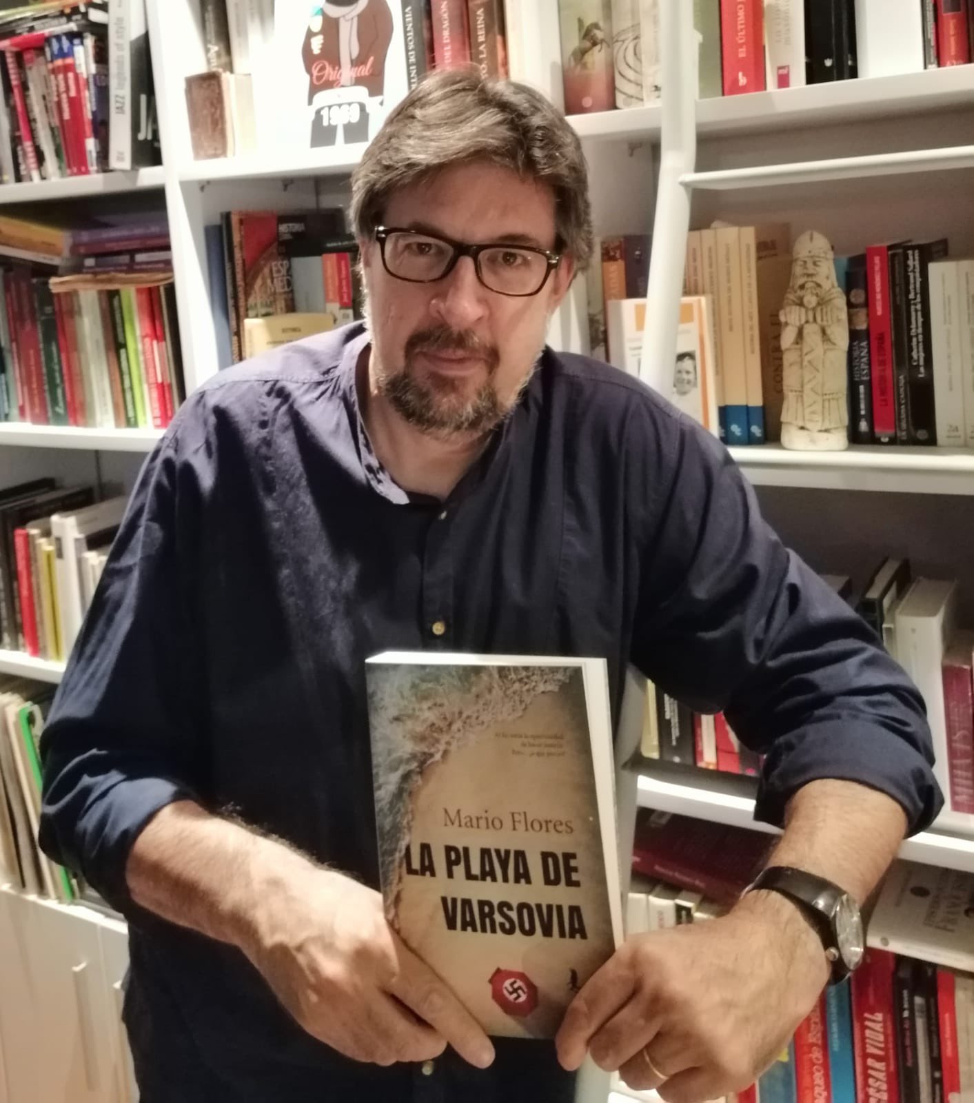 Uživatel Rafa Rueda na Twitteru: „LA PLAYA DE VARSOVIA Mario Flores  Editorial: @AlmuzaraLibros ***YA A LA VENTA EN LAS LIBRERÍAS DE ESPAÑA Y EN  PLATAFORMAS ONLINE*** AMAZON: https://t.co/k7YXj0ZCQh ALMUZARA/BERENICE:  https://t.co/cszbCdsSn4 EL CORTE