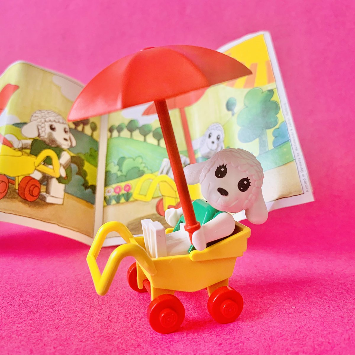 stubot's tweet photo. Can you imagine not buying this for 89p, let alone 40p! God bless #Woolies (#Woolworth). Set 3602 - ‘Lisa Lamb with her #Pram’ (1980).
N.B. 20p adjusted for inflation is about 79p, what a bargain!
#Lego #レゴ #Fabuland #ファビュランド #Afol #TartanLug #Perambulator #Pushchair https://t.co/wMU9kobqww