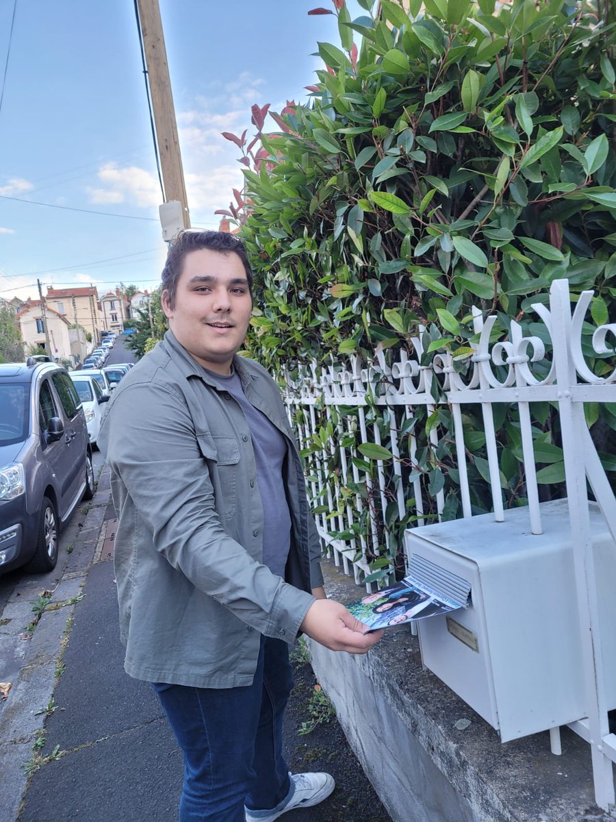 FrChabaneau's tweet photo. Merci à nos militants qui continuent d'être quotidiennement sur le terrain. Vous êtes des acteurs clés pour notre victoire sur #Clermont4. Merci. https://t.co/WCgxiMnR5O