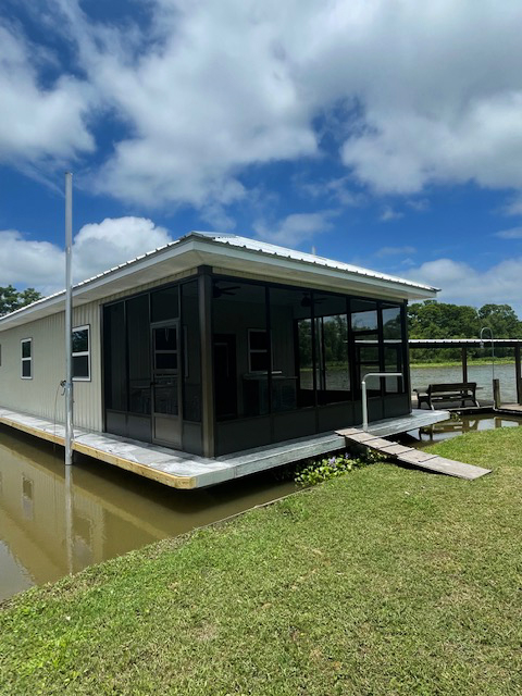 Structall's tweet photo. Houseboat screen room built using Structall's Aluminum Patio and Screen products.
Contractor: Patio Center | Lafayette, LA
View more building materials at https://t.co/gkcPENPSIa
#buildingmaterialsupplier #screenroom #enclosure #screenenclosure https://t.co/lLUbDOHYkp