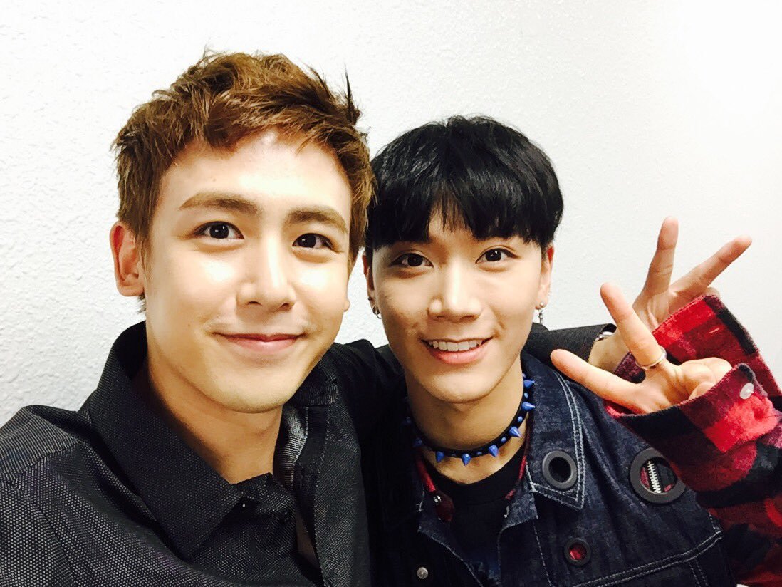 npomvtt's tweet image. Minnie do (G)I-dle falou sobre a Thai Line mais uma vez, contendo ela, Sorn do CLC, Lisa do BLACKPINK, Ten do NCT, Bambam do GOT7 e Nichkhun do 2PM, apesar dele ser de outra geração.

Será que um dia teremos a Natty e o Prince do Ghost9 no grupinho?