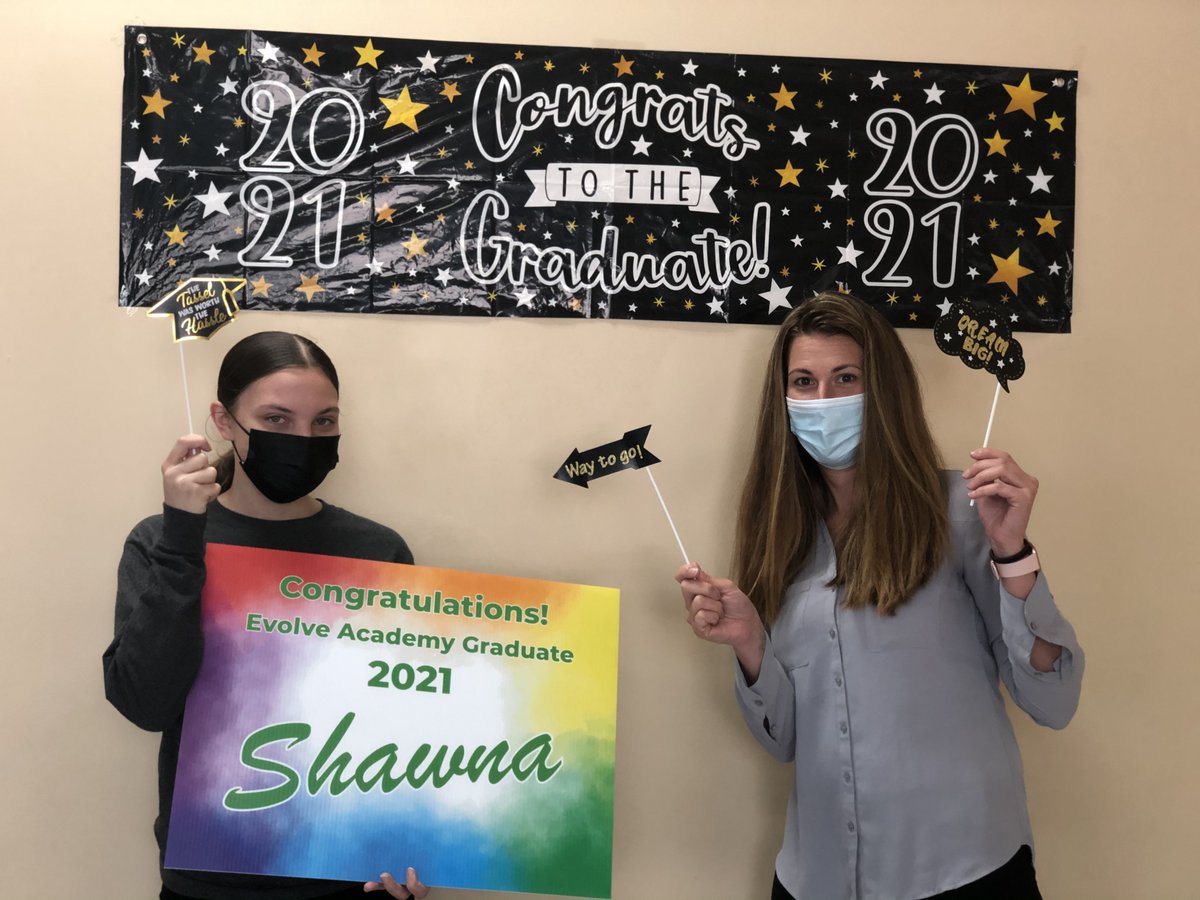 Evolve_Durfee's tweet photo. Congratulations Evolve class of 2021! We are so proud of you. To all our current and future students, enjoy your summer, and we look forward to seeing you in the fall!

#doingHSdifferently 
@BarrFdn
@springpointEDU
@FRPSsupt 
#Classof2021 https://t.co/ryzDEbkGSj