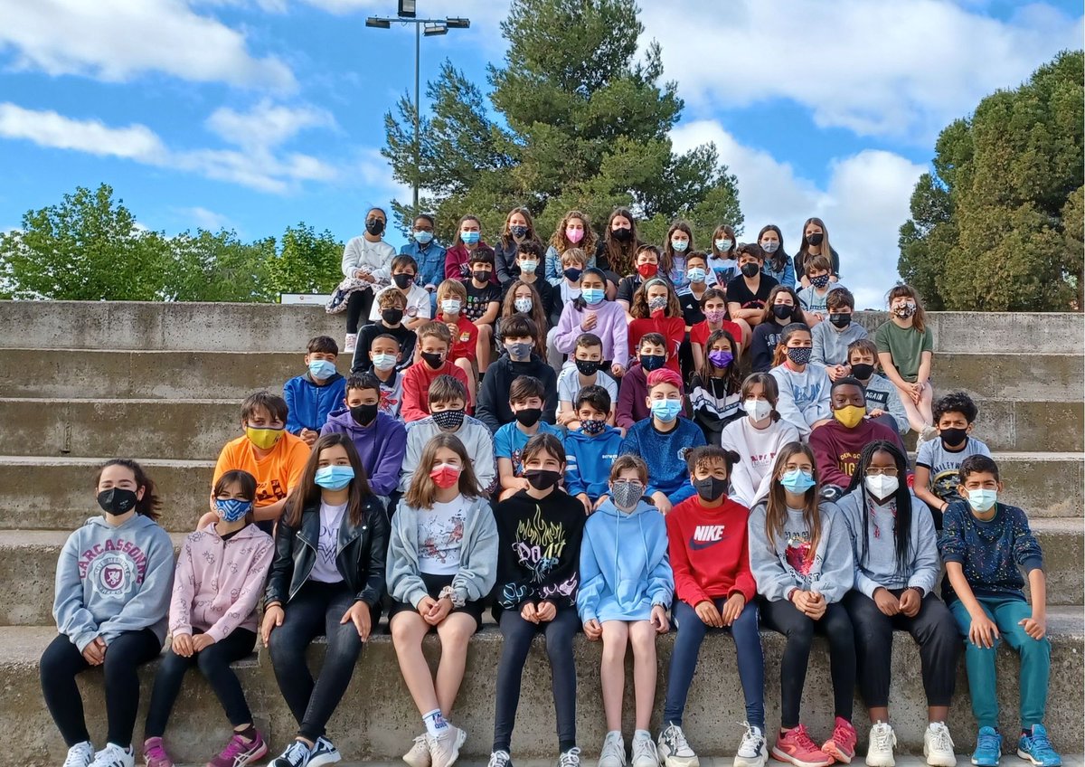 epuigberenguer's tweet photo. Nou article a la web COMIAT DE 6È: Avui 22 de juny, hem celebrat el comiat dels nois i noies de 6è de les classes dels Detectius, Hackers i Influencers. Dissabte passat vam celebrar la graduació de tots ells, amb la presència de les famílies, complint… https://t.co/csCg1ARQS1 https://t.co/vQecUl2b7e