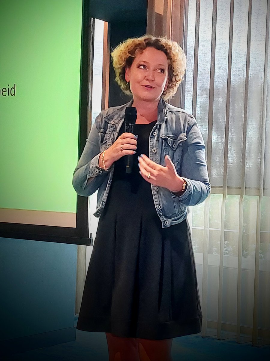 d66haarlem's tweet photo. Een spannende AAV vanavond: het debat tussen onze  kandidaat  lijsttrekkers: @ThessavanderW, @vanleeuwenBas, @DropkicKrouwels en Meryem Cimen 💚 https://t.co/GC9P04eFfp