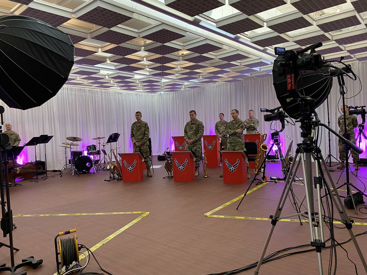 USAFBoMA's tweet photo. Lights-camera-action vibes. #USAF #USAFBands #Connect #JazzBand https://t.co/Y95iIiWZ3m