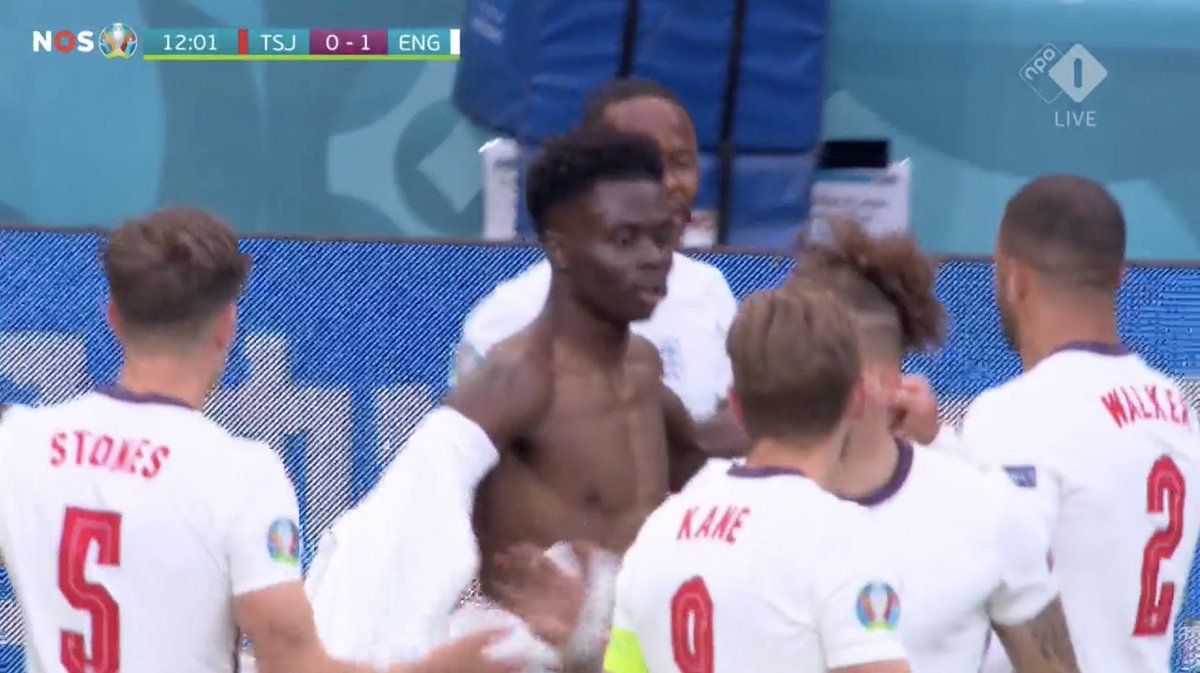 JowanOM's tweet photo. Je crie il a enlevé son maillot pour un but en poule et c'est même pas lui qui a marqué https://t.co/FZ0nAdq7JF