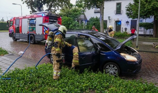 Interieur van auto op Booglaan zwaar beschadigd door brandje - ..