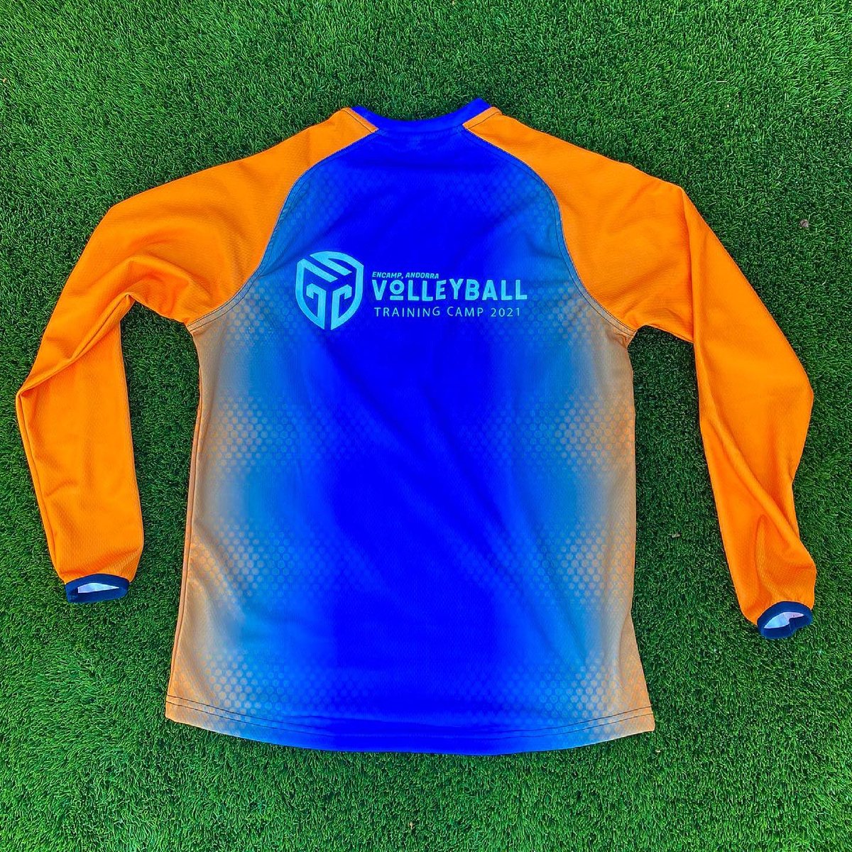 ¿Alguien más enamorado/a de nuestra sudadera 🙌 del #VTC2021? 🟠🔵

¡Vaya regalazo dentro del welcome pack de productos <a href="/GeffSport1/">GEFF</a>! 🤩🔝 🧡💙