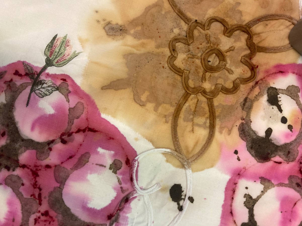 HafWeighton's tweet photo. Delighted by the work created by @CoganPrimary today. Giant flower prints inspired by herbologist #roystonsmith who discovered unusual fauna growing in Barry docks in the 1930βs #creativelearning https://t.co/NQtdTZehWc