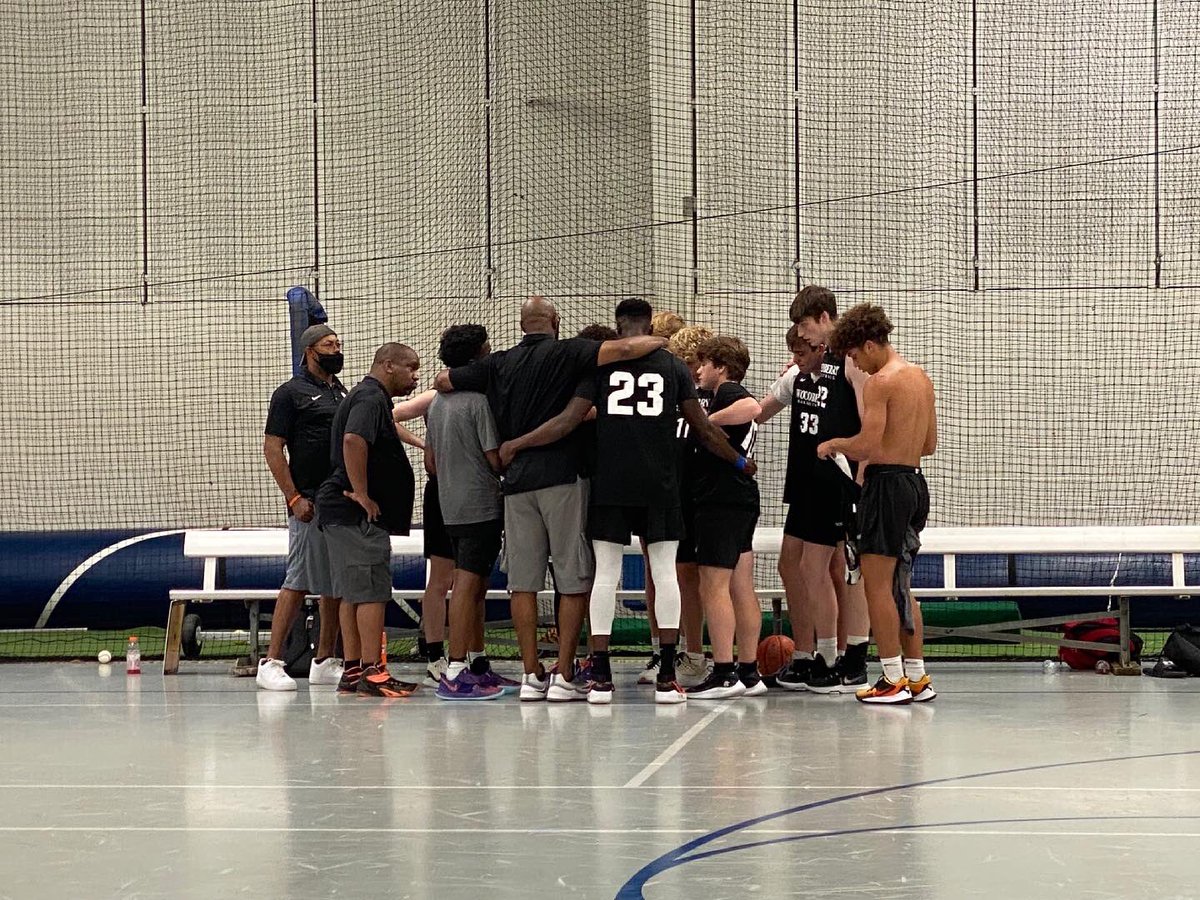 So proud of the effort these young men put forth at the VA Live Period Shootout! We finished 3-3 against some amazing competition and in front of a lot of college coaches! Can’t wait for them to get back on campus in the fall to get back to work! #letswork #wfshoops 🐅🏀