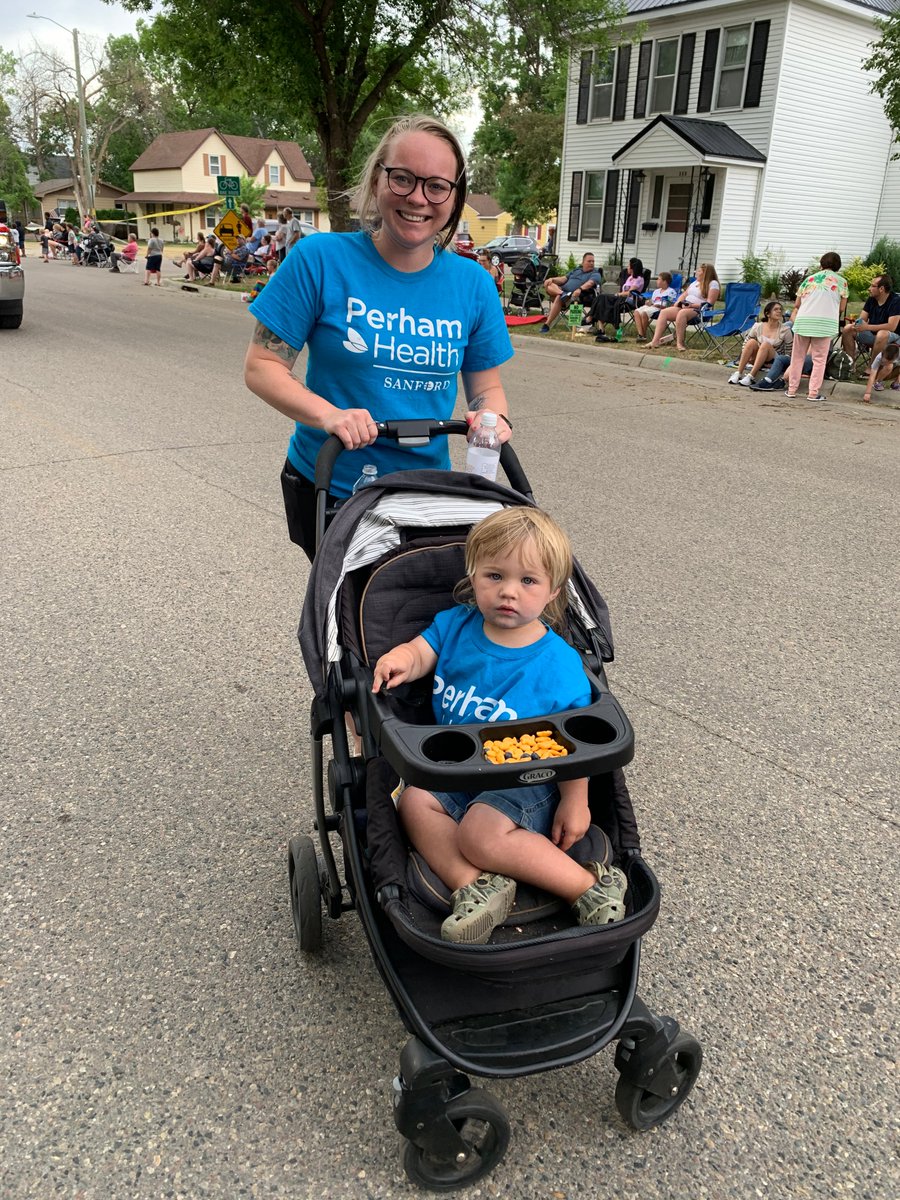PerhamHealth's tweet photo. Check out some shots from the 2021 #TurtleFest Grand Parade in Perham! A big thank you to our team members who participated and to all our residents who joined in the fun. Visit our #Facebook page to see more photos. #PerhamHealth #PerhamLiving https://t.co/usCiWO4QZk