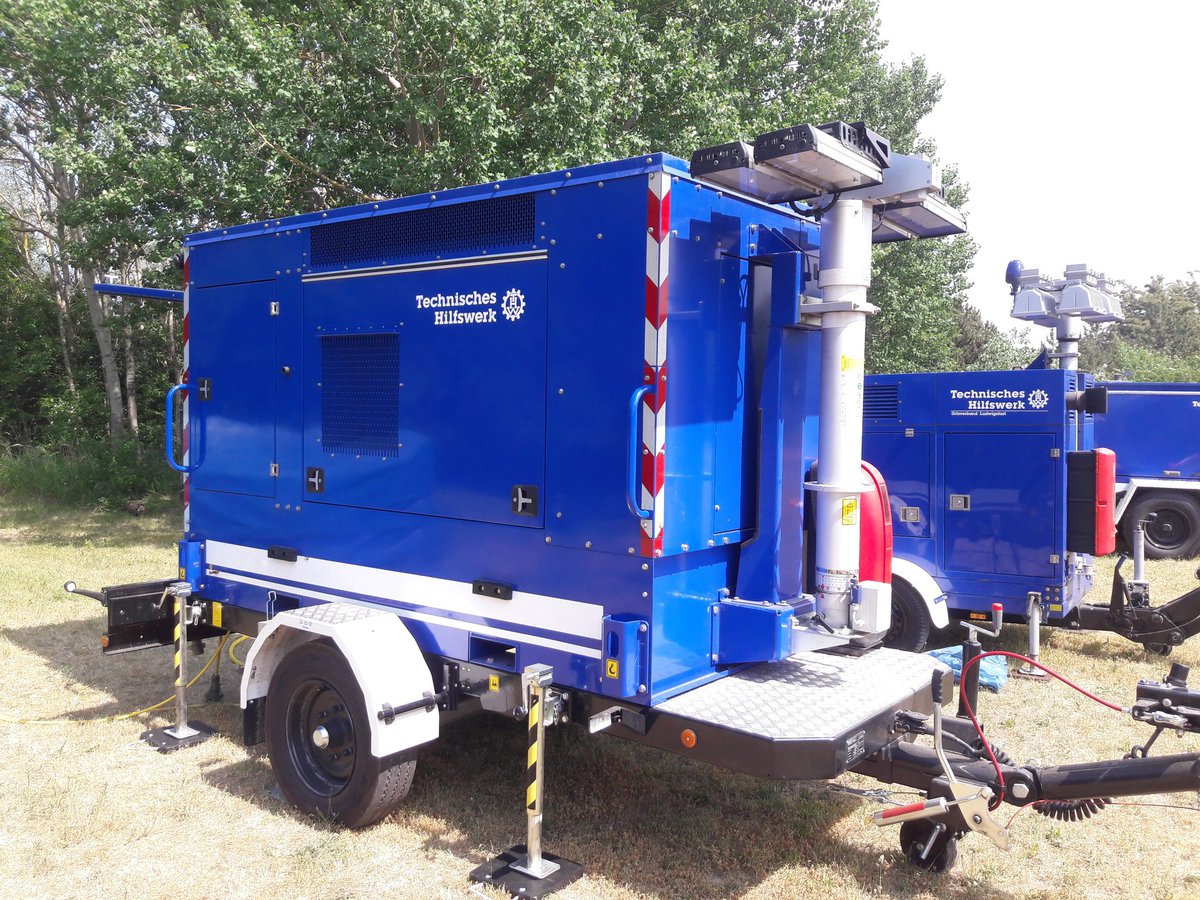 RostockThw's tweet photo. Dieses Wochenende nutzte unsere Fachgruppe Elektroversorgung zur Fortbildung der Maschinisten Stromerzeugeraggregat des Regionalbereiches Schwerin. Unter anderem erfolgte die Einweisung auf aktuellen Aggregate.

Großer Dank an beteiligten Ortsverbände. https://t.co/Qg4hnJOWVq