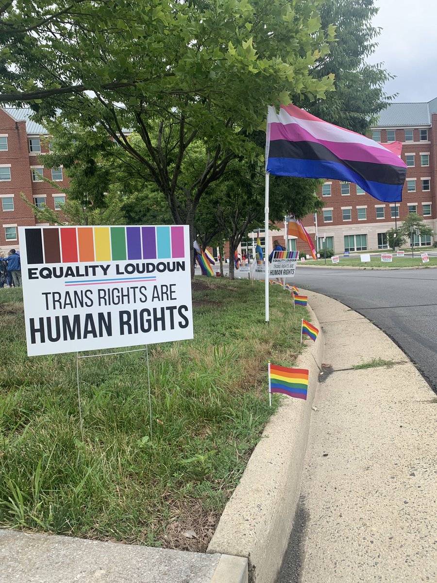 jlock's tweet photo. Hey, @LCPSOfficial: Trans Rights are Human Rights. 🏳️‍⚧️ @EqualityLoCo @PPAVirginia https://t.co/ELwC1MEAE7
