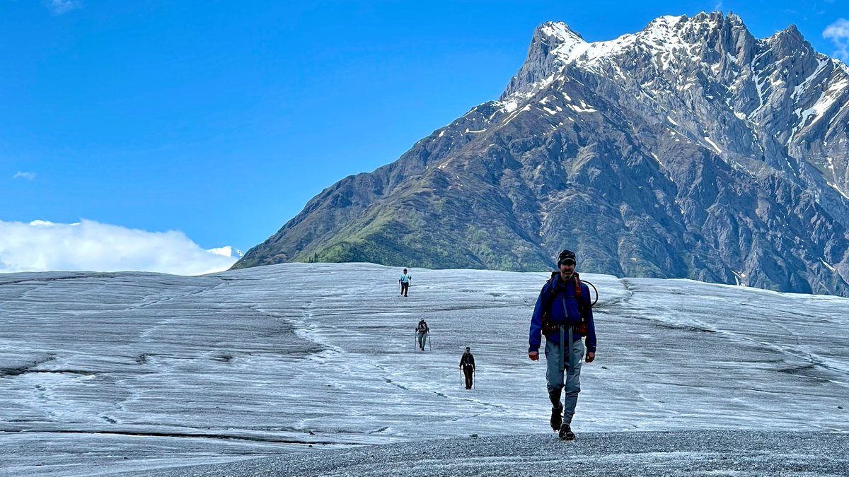 Wrangells's tweet photo. A favorite pastime around here...hiking the glacier.
. . .
#hikingglaciers #glaciers #alaskaglaciers #alaskasummer #mountains #wrangells #wrangellstelias
. . .
(Thanks, Dave Sarbell, for the stellar photo!) https://t.co/vWLOsRywUz