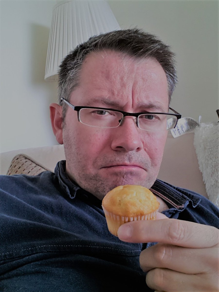 1StevieKilner's tweet photo. #shitcake #tinycake #wasteofcake #cakemisery https://t.co/xoRbHBAjo6