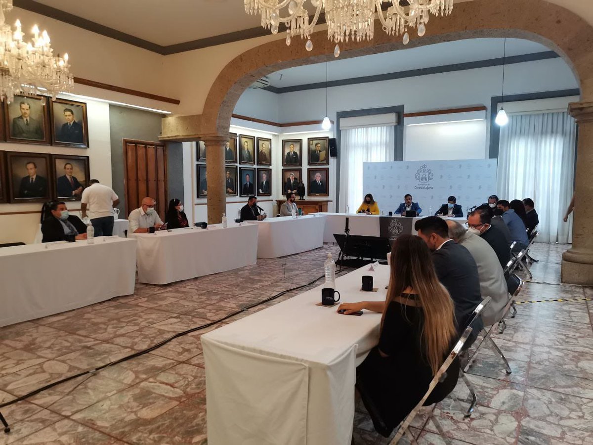 Acciones y alianzas de este tipo, contribuyen a una mejora continua tan importante que impacta de forma positiva.  #K4R <a href="/la_cortesa/">LaCortesa</a> <a href="/ing_innovando/">Manuel Avila</a> <a href="/GuadalajaraGob/">Gobierno de Guadalajara</a> <a href="/CamaradeCom_GDL/">Cámara de Comercio de Guadalajara</a> <a href="/PresidenteCCGdl/">Javier Arroyo Navarro</a> <a href="/OmarPenaU/">Omar Peña</a> <a href="/xorendain/">Xavier Orendáin De Obeso</a> <a href="/AreliEuniceor/">Areli Ortiz</a> <a href="/diegoarisi/">Diego Arisi</a> @Efrebrizzle <a href="/ESZ_smartgov/">ESZ Smart Solutions</a>