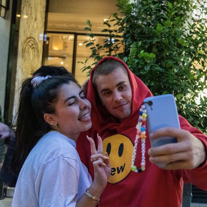 justin with fans WE LOVE TO SEE IT