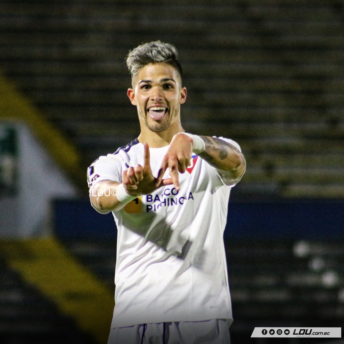 CesarCueva28's tweet photo. Volvimos vamos por la Copa #ldu #SuperCopaEcuador2021 #luisamarilla #totin https://t.co/nqVPXhdP27