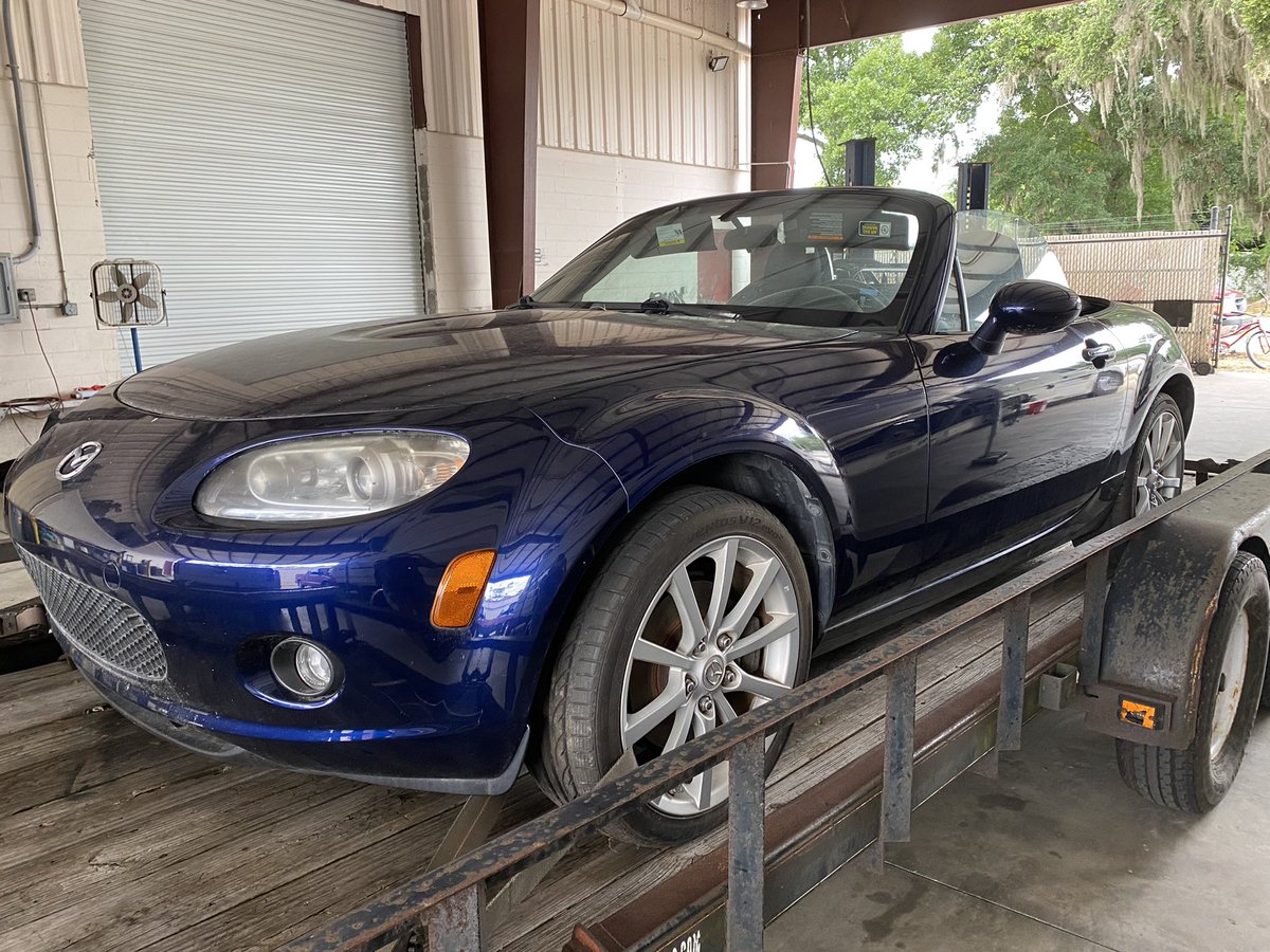 SheaRacing's tweet photo. New build coming soon! 🤩 #BSIRacing https://t.co/8v9sMRdXFW