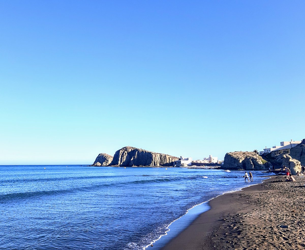 Un descanso entre tantos días de poniente. El #paraíso.
#Almería #LaIsletaDelMoro