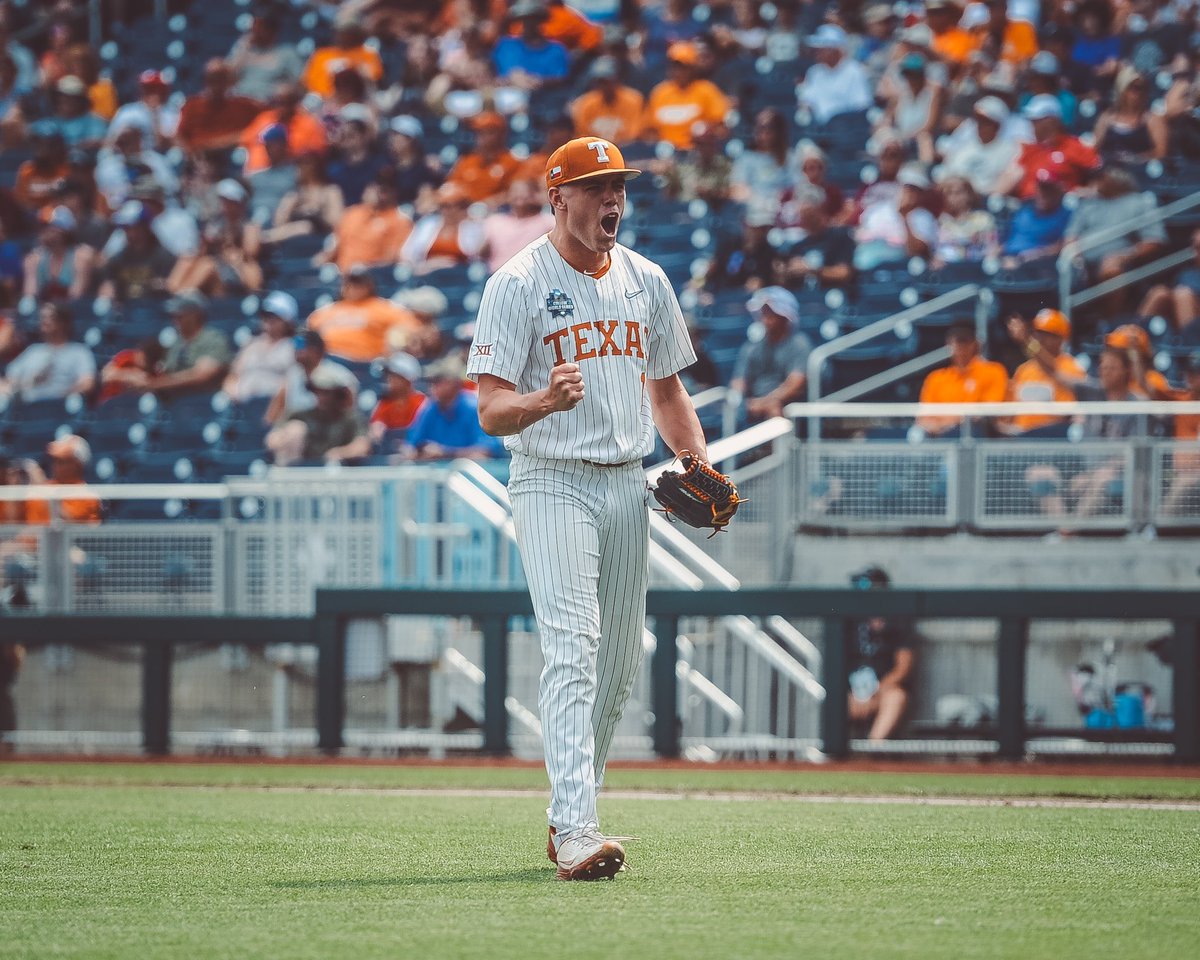 BALLGAME! 

<a href="/wittnesstwitty/">Tanner Witt</a> goes 5.2 scoreless, EK goes deep, and the Horns beat the Vols, 8-4!

#HookEm