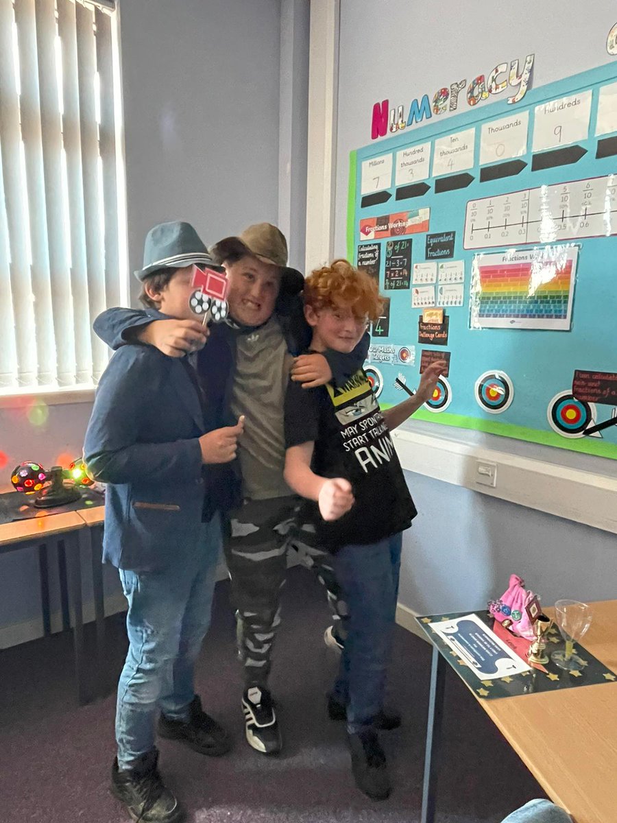 St Clement's P7 tweet media