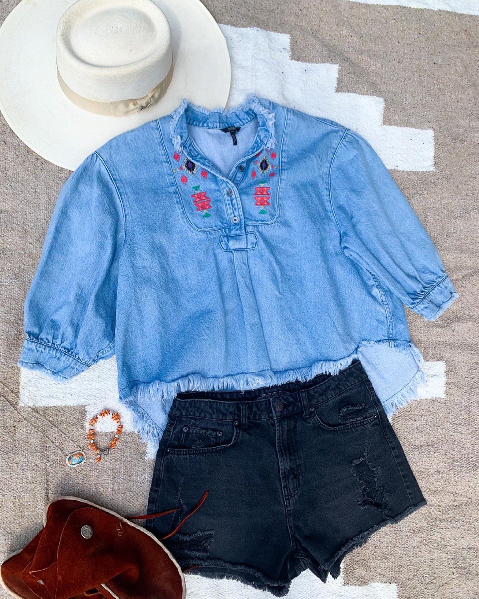 RedBuffaloMerc's tweet photo. happy summer time herd⚡️⚡️

how cute is this top!! sized as a small but could also fit a medium. $28 + shipping 
not in the etsy yet 

necklace and bracelet are in they etsy available now!!

shorts, mocs, and hat nfs https://t.co/ngeaQr7rCO