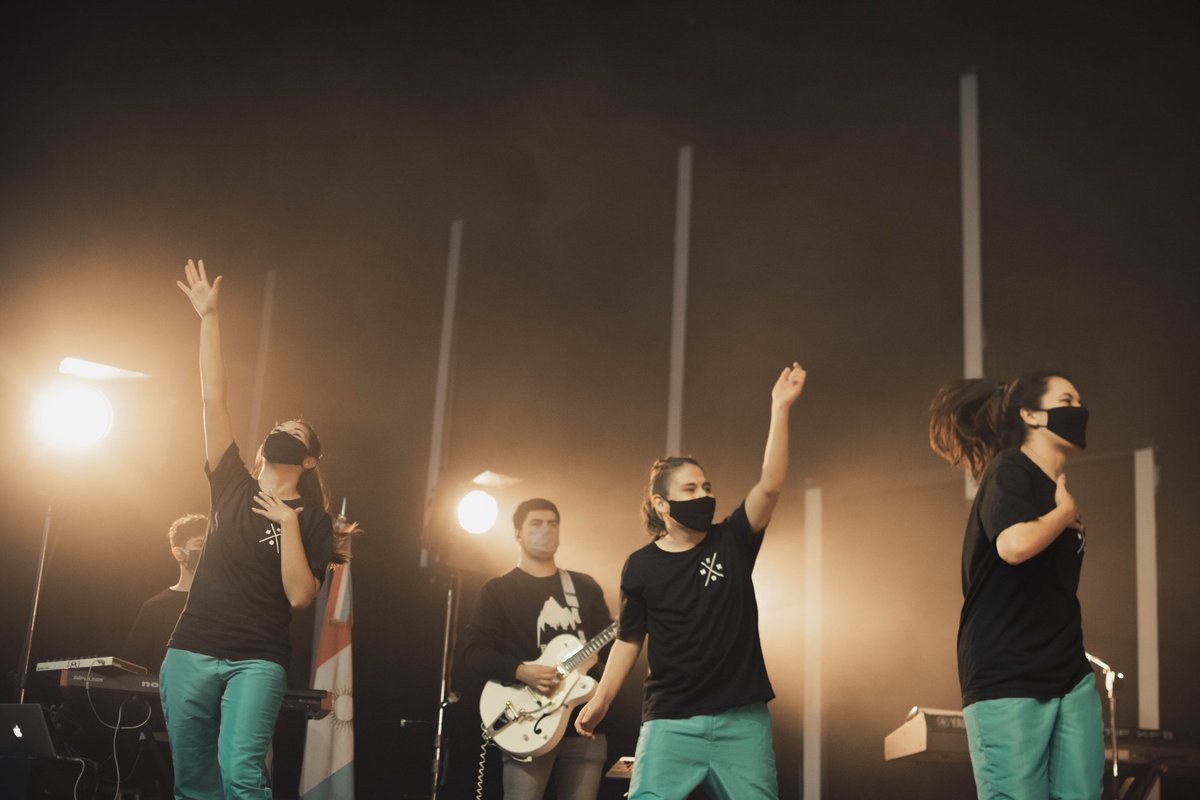 NX_dancing's tweet photo. ¡Nexo volvio a las reuniones presenciales!

Te compartimos algunos momentos de lo que vivimos el sábado en @jovenescitaconlavida uff 🔥

#NxDancing #JovenesConPropósito https://t.co/MnzT5d0j7V