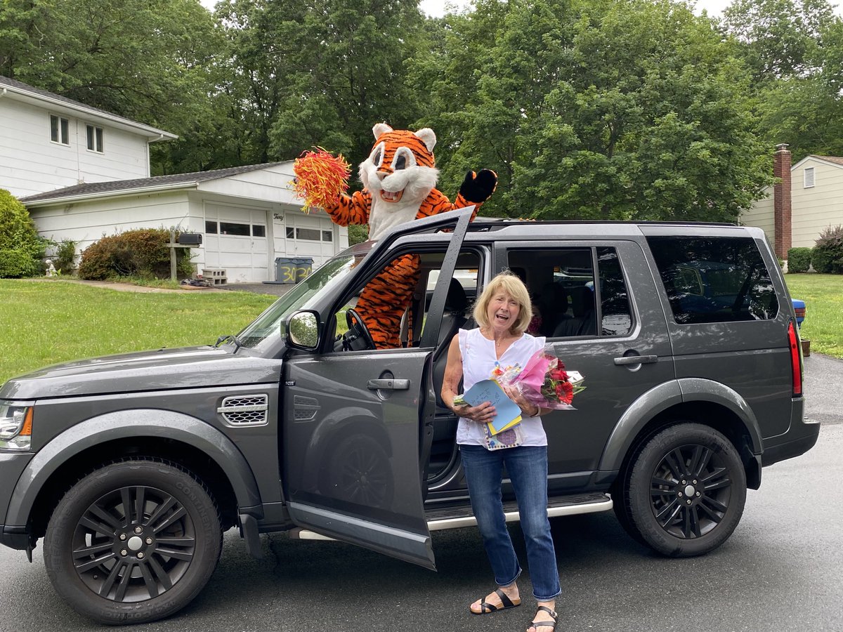 dr_younghans's tweet photo. Stripes and the staff at #littletor drive by today to honor Ms. Helen Murray, a valued Teaching Assistant in our school and District since 1988! Enjoy your next chapter Helen, you will be missed. #33yearsofservice #littletorexperience @ccsdschools https://t.co/r4Yg8gOGoe
