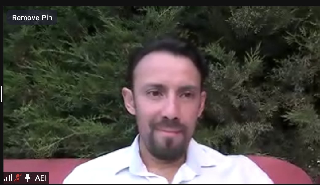 ReinventaEc's tweet image. Andrés Zurita, director ejecutivo de la @aeiecuador, dio la bienvenida a todos los participantes del evento virtual. 

"Este ecosistema tiene como objetivo: desarrollar industria de capital #emprendedor en el #Ecuador".