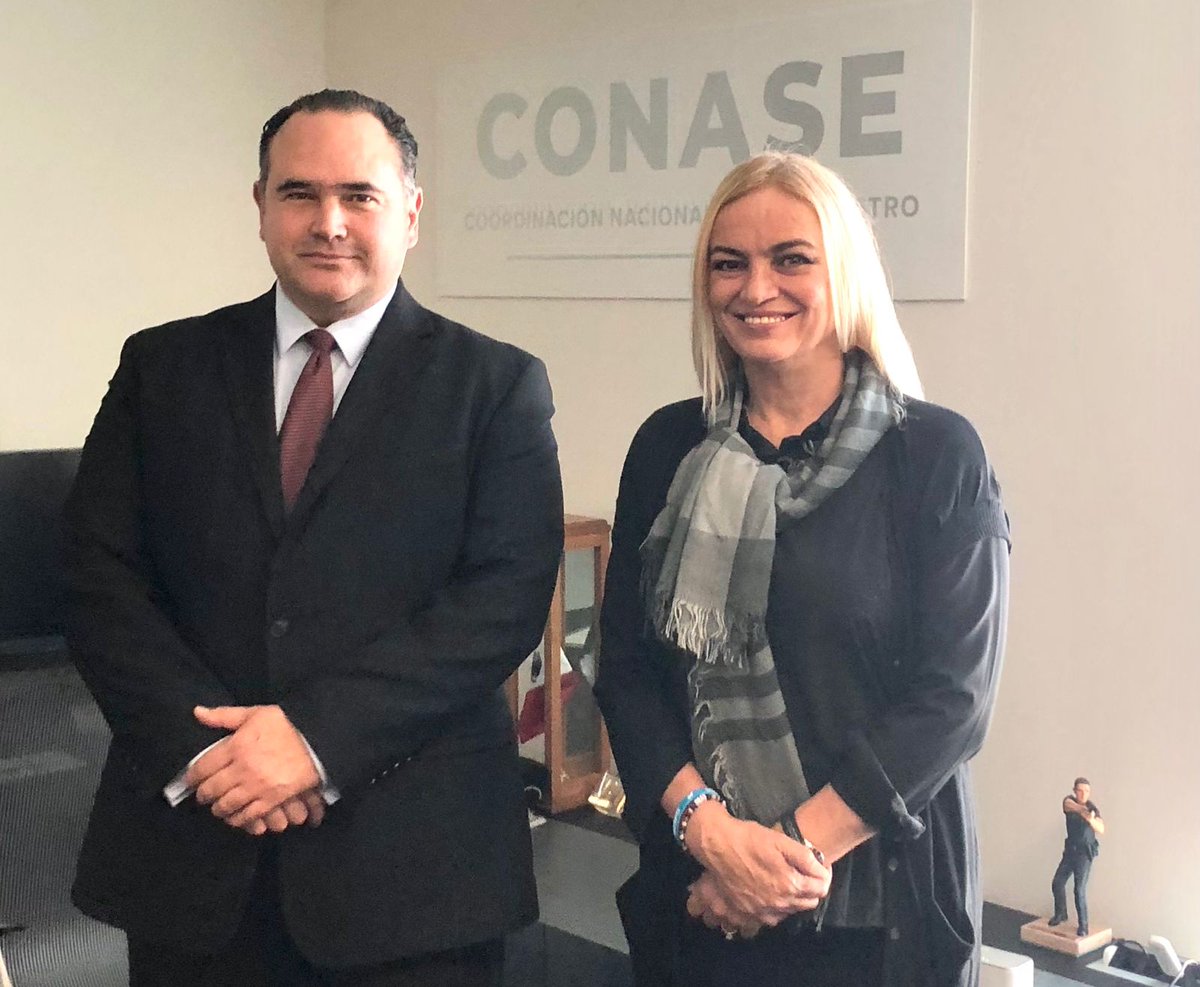 AMESP_oficial's tweet photo. La #AMESP a través de la Lic. @vtorreslanda en reunión de Vinculación Estratégica con el titular de @CONASE_mx Comisionado Víctor Hugo Enríquez García, para trabajar temas de capacitación y profesionalización de personal de #SeguridadPrivada en temas de secuestro y extorsión. https://t.co/ls3aOUToCc