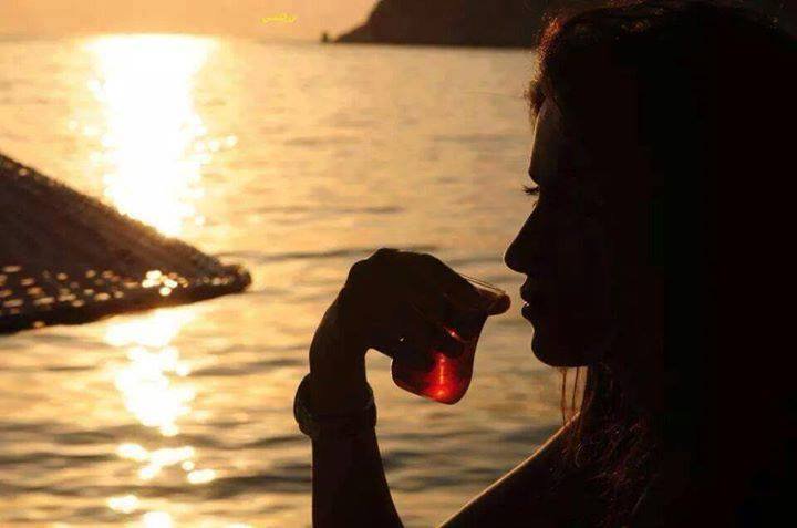 Said__Amedi's tweet photo. Rüzgarlar esiyor serin.
Paramparça düşmüş gönül ufkuma
İki yıldız gibi gözlerin.
Gel ey ciğerime saplanmış hançer!
Gel ey yüreğime oturmuş kurşun.
Göçmen kuşlar gibi çook uzaklardan,
Gel artık ne olursun...

Y.Bülent Bakiler https://t.co/vwkiX77xvP