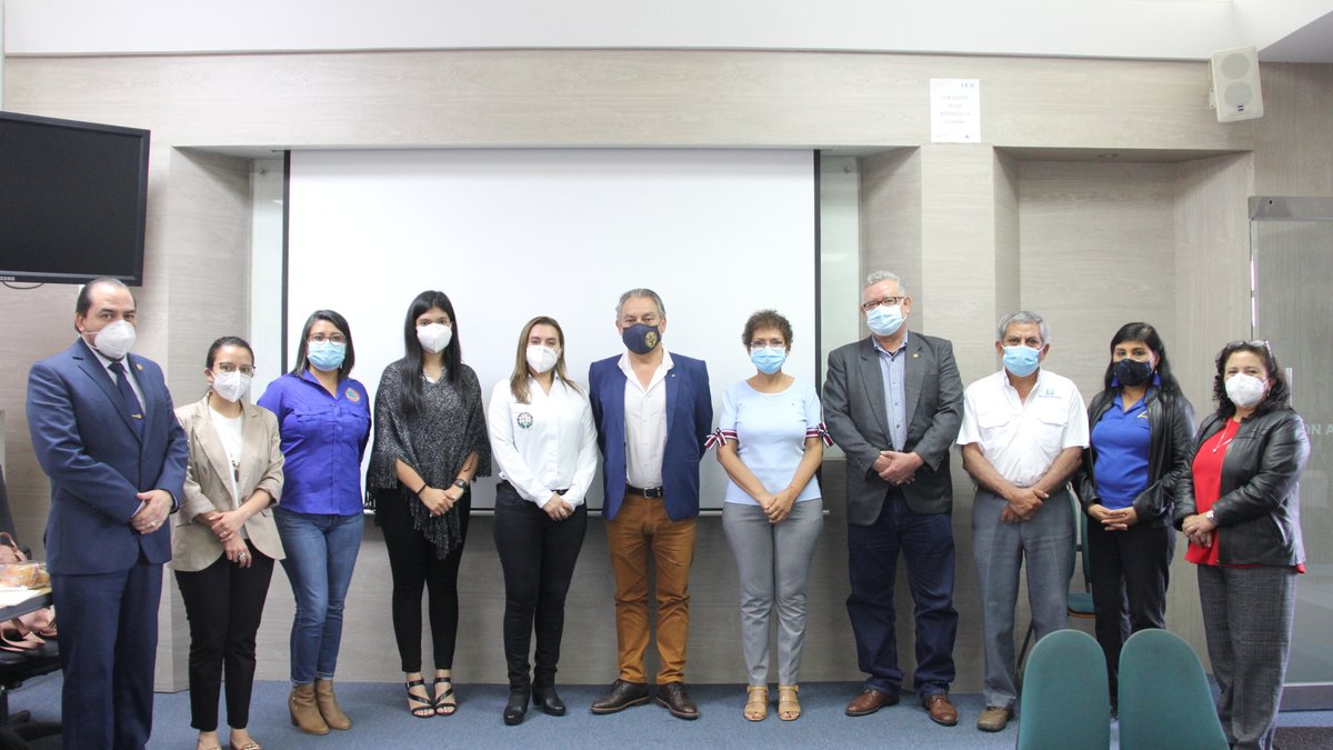 SGCSUCA's tweet photo. En continuidad a la visita técnica de Cooperación Suiza América Central se realizó un intercambio de experiencias para dar a conocer las acciones generadas por parte de los subproyectos que se ejecutan desde la academia, a través de la #ACAAI #FIUSAC #UNIS y #CUNOC https://t.co/9aIYfGq1S5